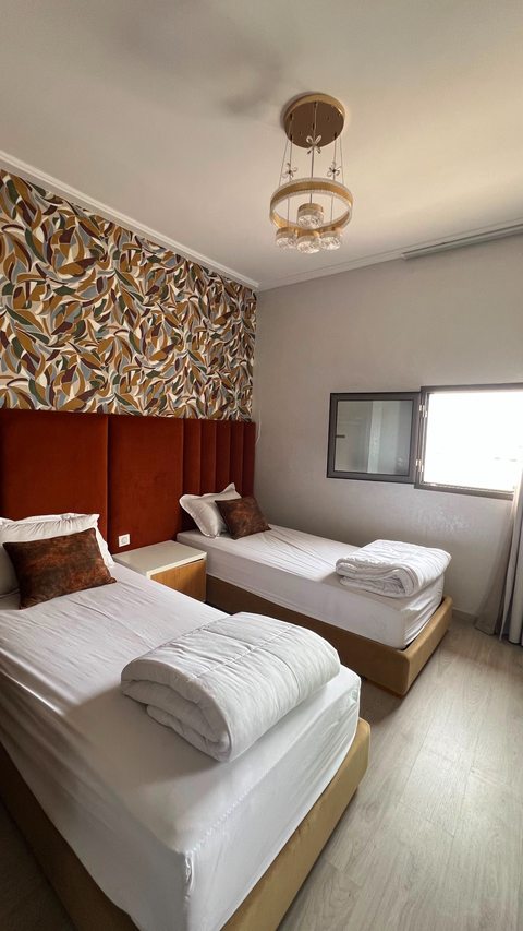 Bedroom with twin beds